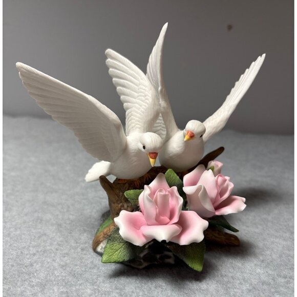 Holsted House Enchanting White Doves the Porcelain Garden Collection Birds 2001 - Picture 1 of 16